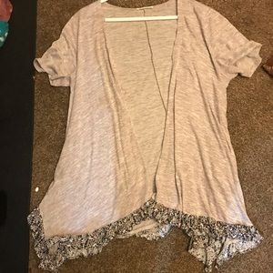 Kimono with ruffle bottom